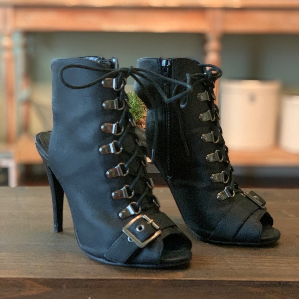 ✨Forever 21 black lace-up open toe heels.